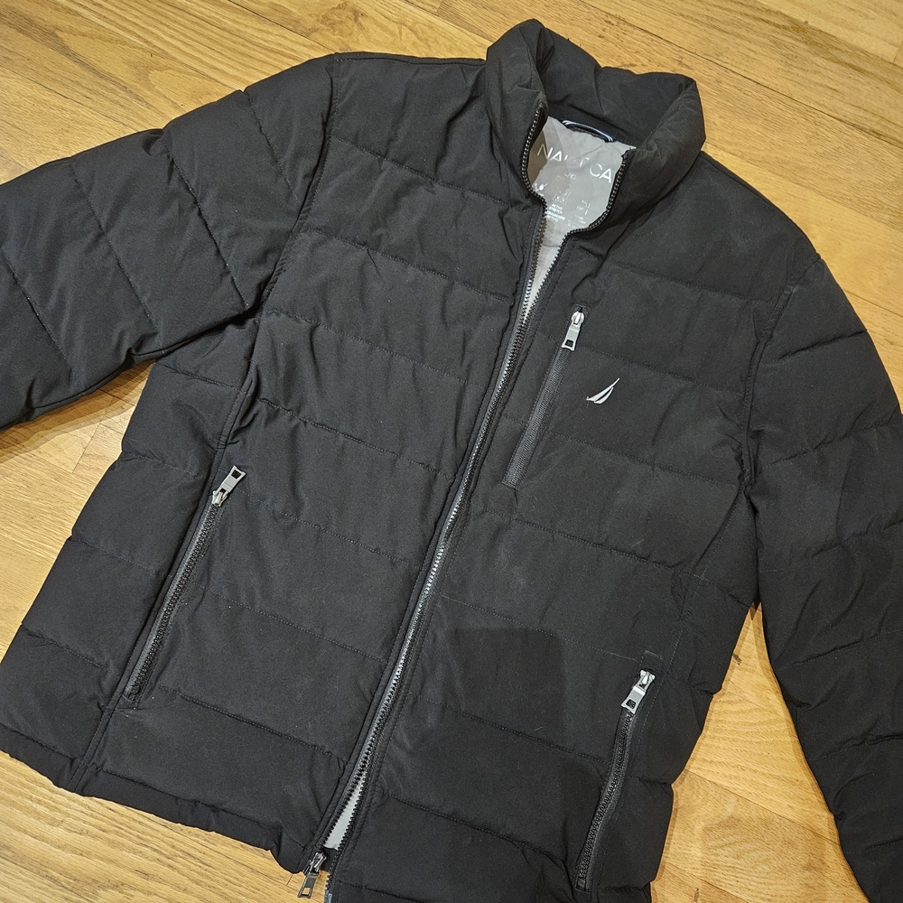 Nautica Men’s Black Quilted Puffer Jacket with Zip Pockets